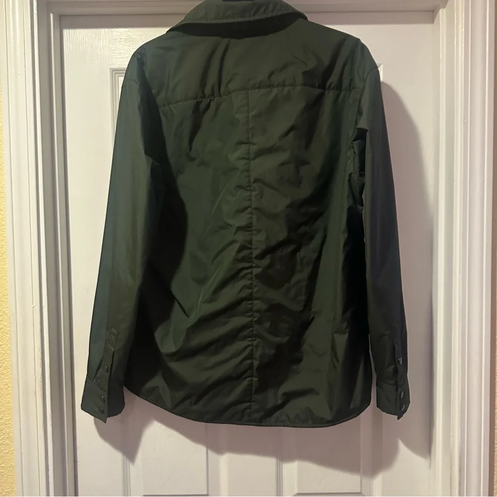 Men’s J.CREW Nylon Green Shacket Casual Snap Button Lightweight Monochrome Sz M.